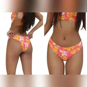 Revolve x Stone Fox Swim NWT Roca Bikini Bottom - MSRP $88‎